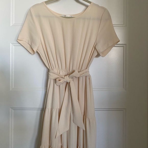 Chicwish round neck maxi midi dress. - Picture 4 of 5